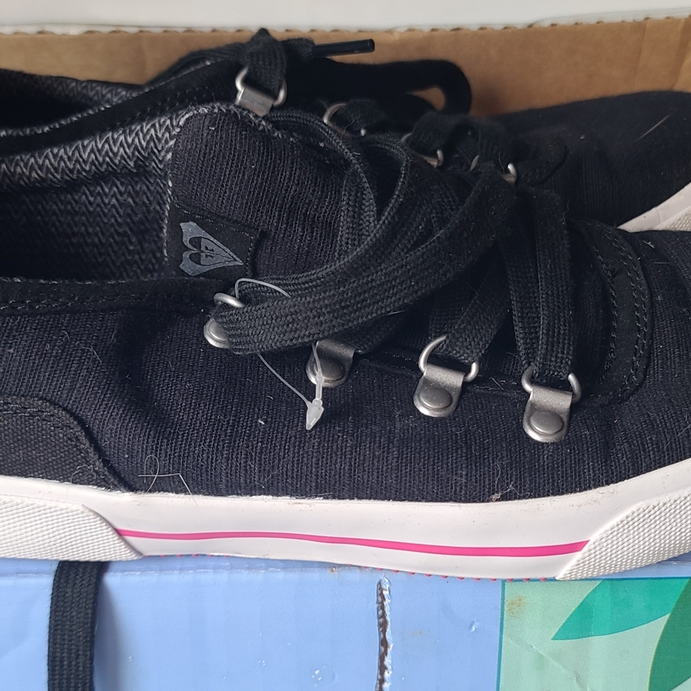 Women's Roxy shoe